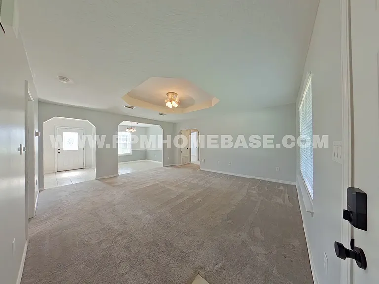 2030 Vizcaya Dr — Photo 2