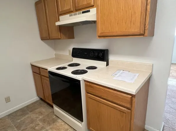 3121 University Dr #H, Cedar Falls, IA 50613