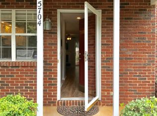 5704 Prescott Ct, Charlotte, NC 28269