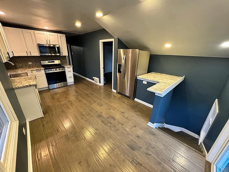 651 S Oakland Ave — Photo 4