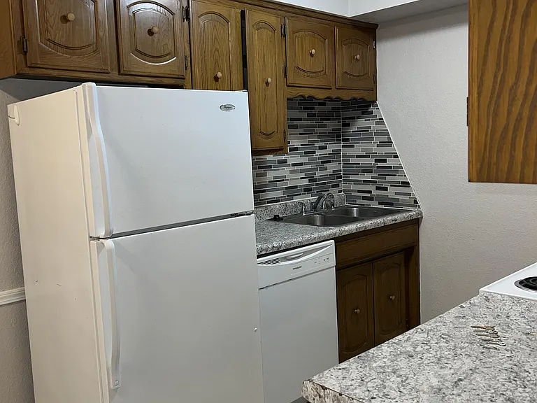 507 W Westview St — Photo 9