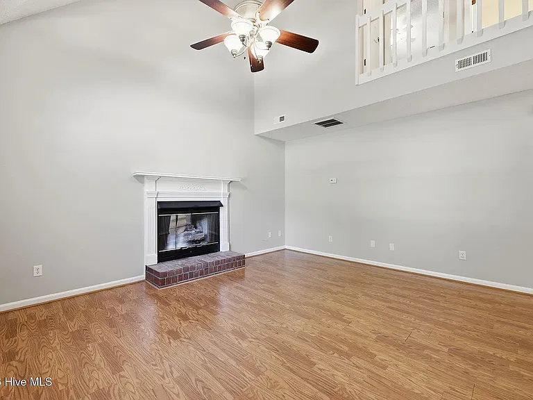 2117 Canyon Dr — Photo 37