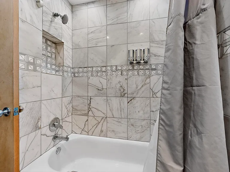 4715 Marquette Ave NE — Photo 21