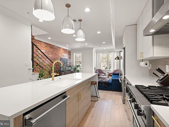 5th image of 1132 Columbia Rd NW #3