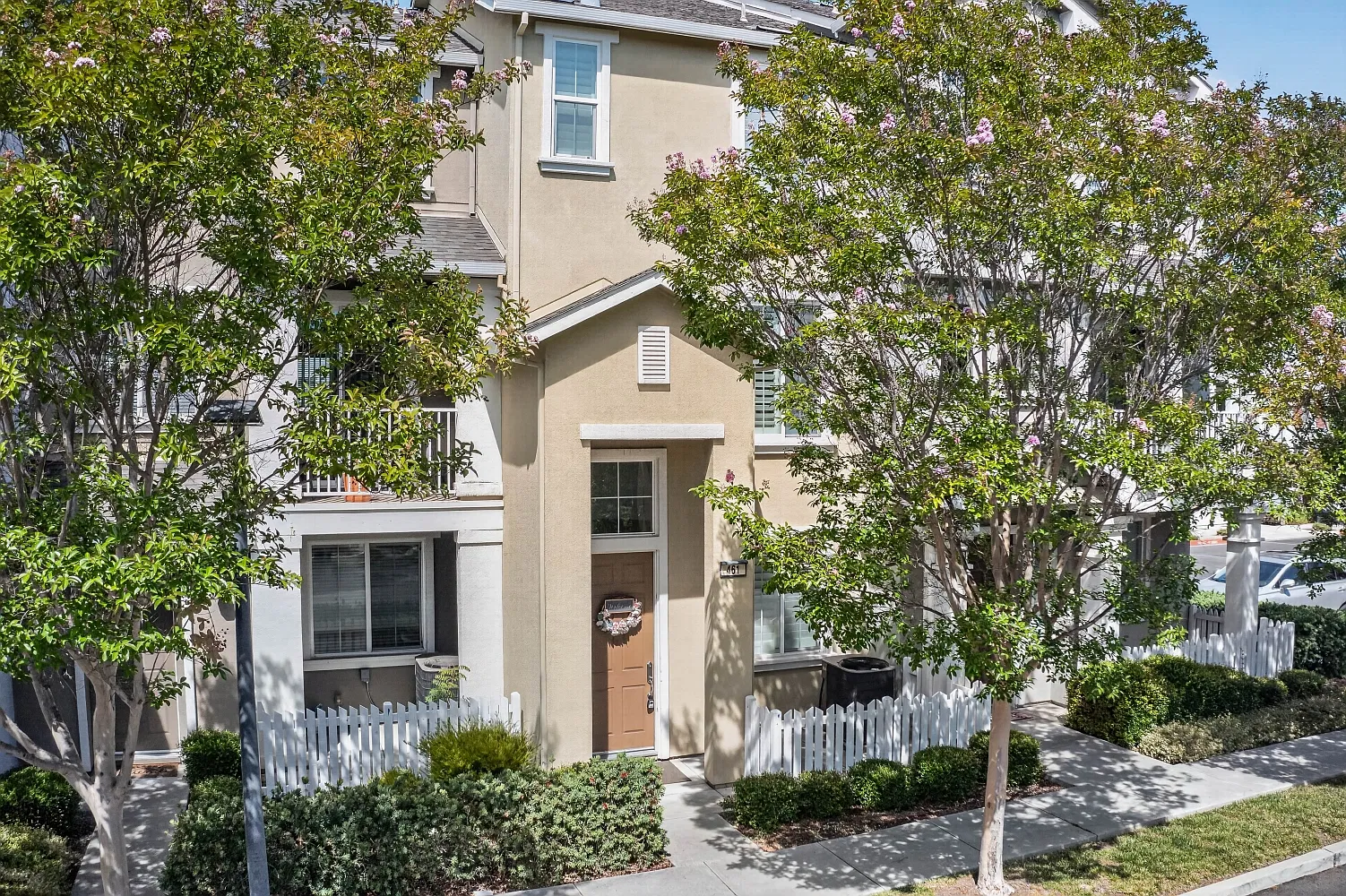 3 bed, 2.5 bath, 1594 sqft, $4,900 — Photo 1