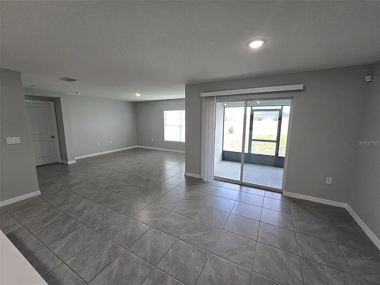 4703 SW 85th Pl — Photo 5