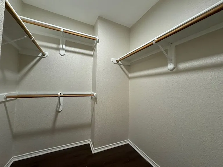 4713 Castleman Dr — Photo 11