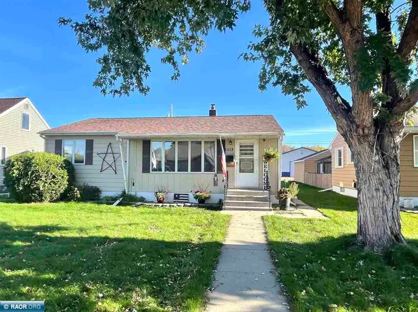 1113 12th St S, Virginia, MN 55792