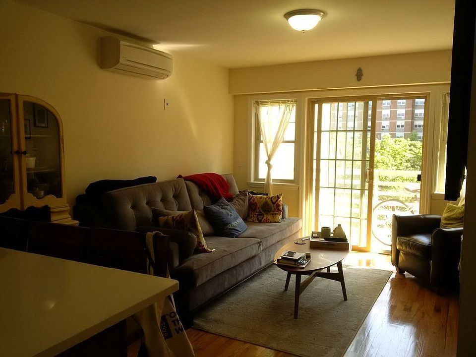 1st image of 2306 31st Ave APT 2R