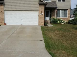 2286 Apple Tree Dr, Burton, MI 48519