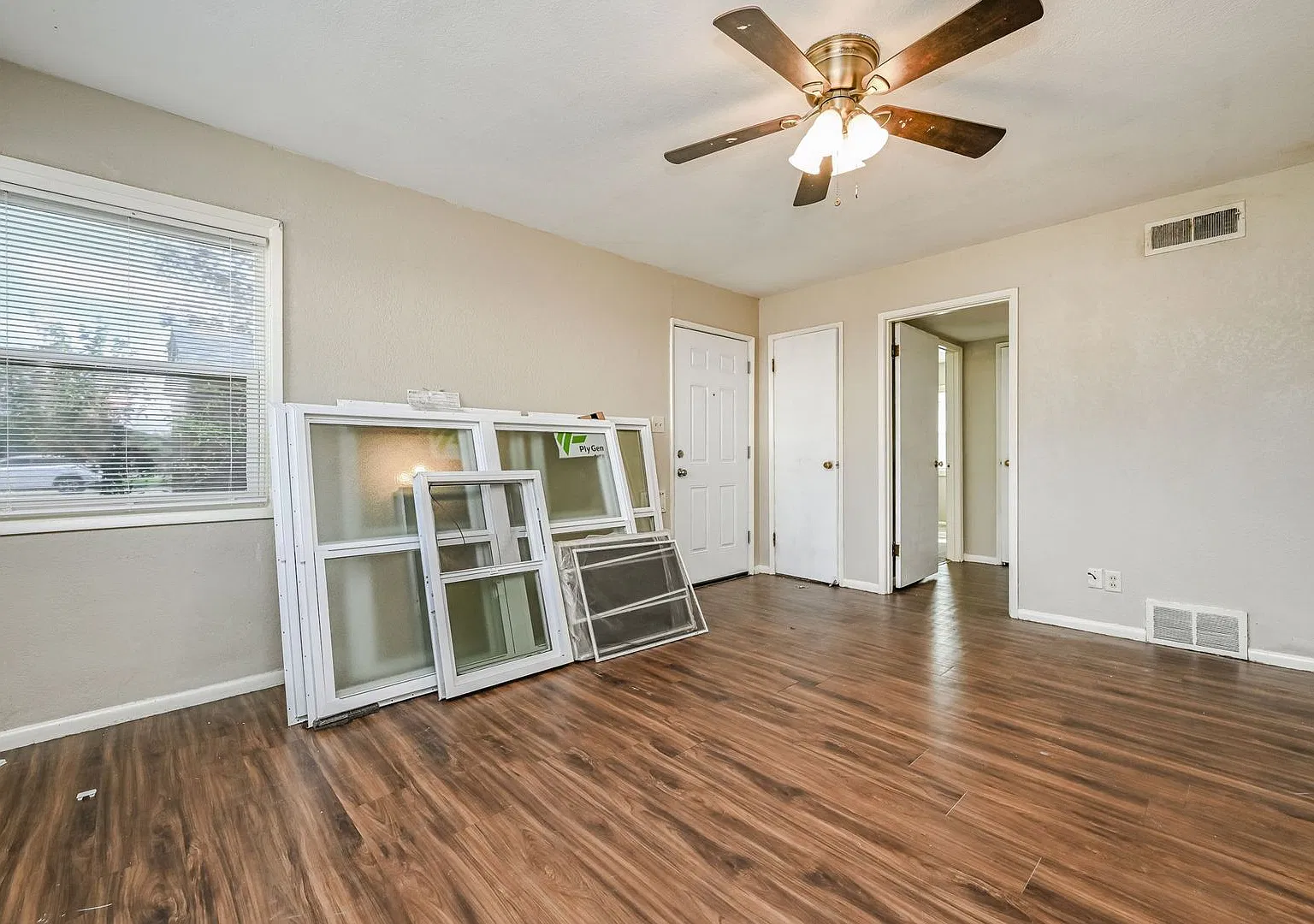 2810 Duncan Dr — Photo 4