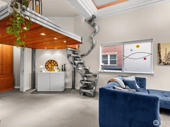 621 5th Avenue N #102, Seattle, WA 98109