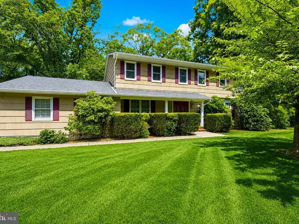 7 Hathaway Dr, Princeton Junction, NJ 08550