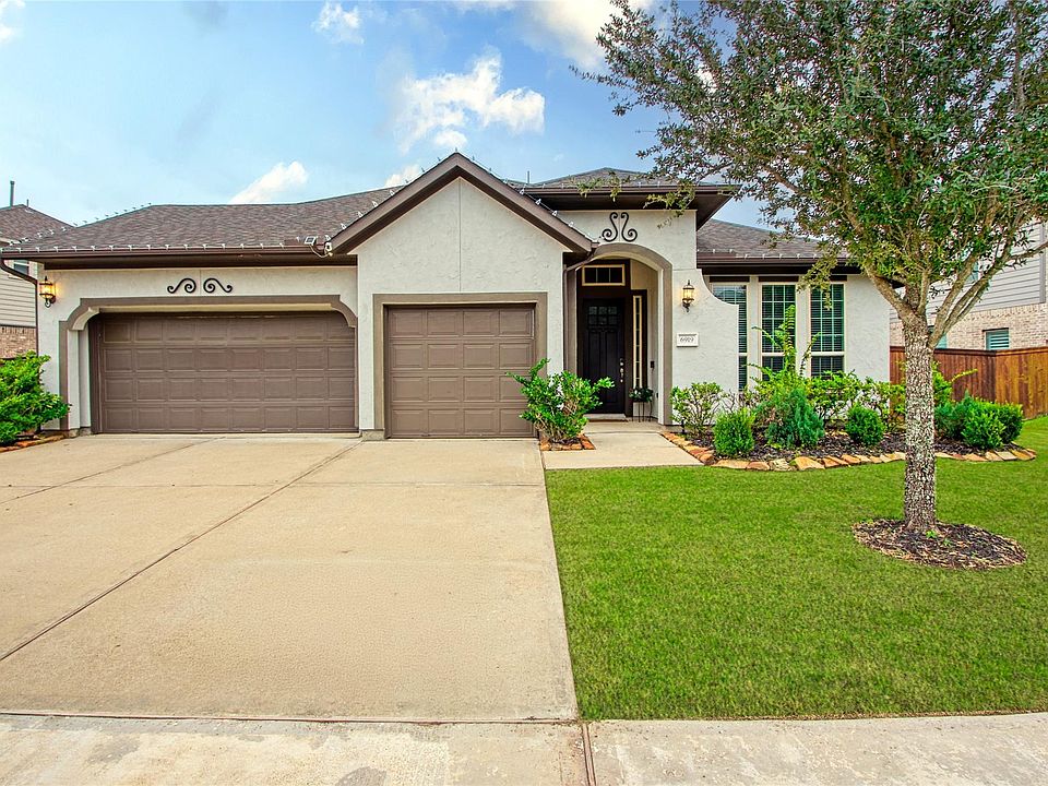 1st image of 6919 Red Oak Dr