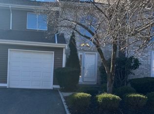 146 Castle Ridge Dr, East Hanover, NJ 07936