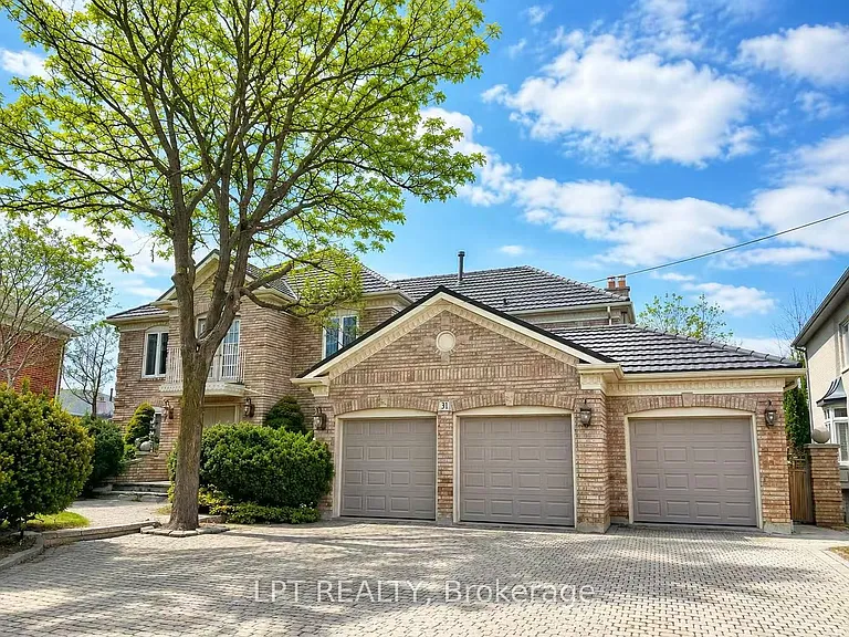 31 Glenayr Rd — Photo 1