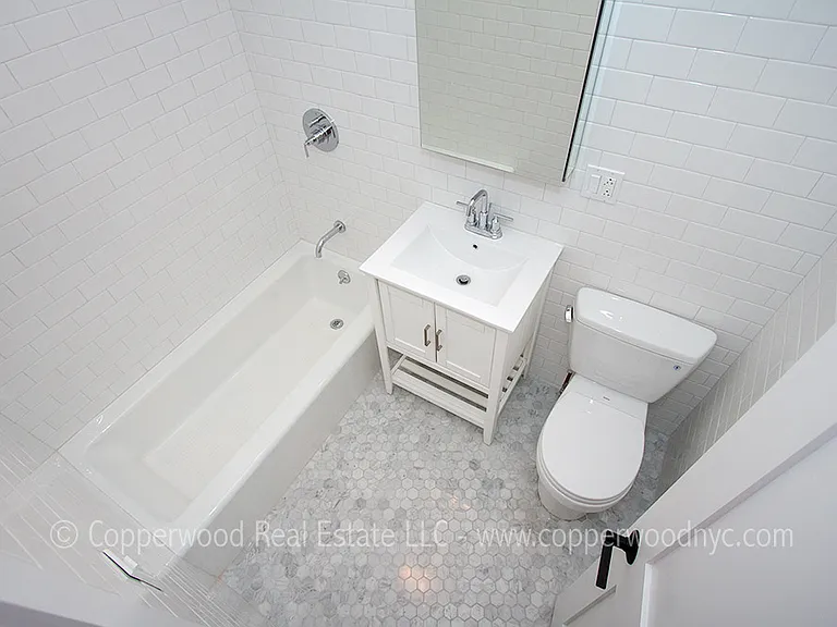 121 E 82nd St #1 — Photo 5