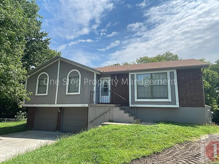17311 E 51st Ct S — Photo 2