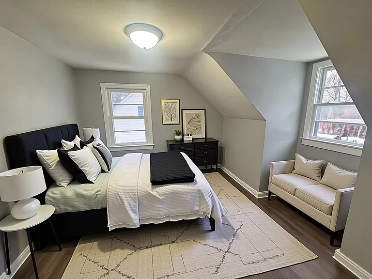 701 Elm St — Photo 4