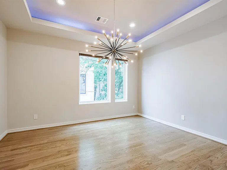 711 W Clay St — Photo 19