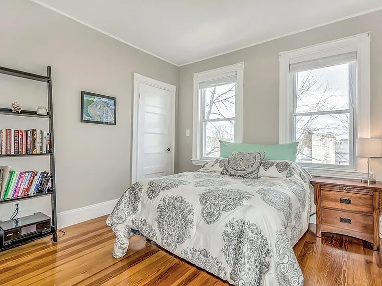 105 Adams St — Photo 4