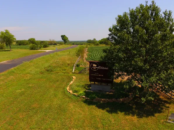 1636 East Rd #50, Lecompton, KS 66050