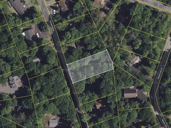 1040 Tomahawk Rd, Lake Ariel, PA 18436