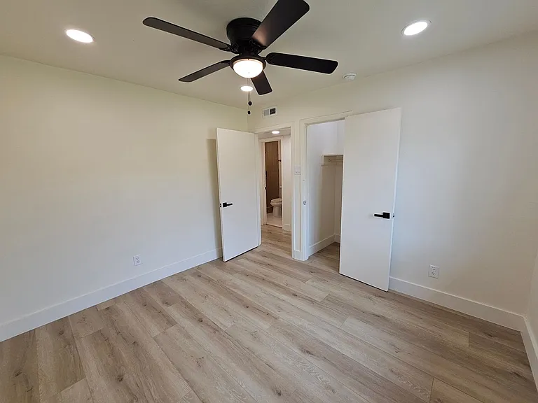 1725 R Ave — Photo 16