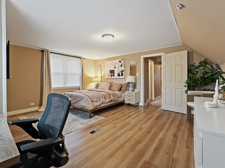 6504 S Kostner Ave — Photo 17