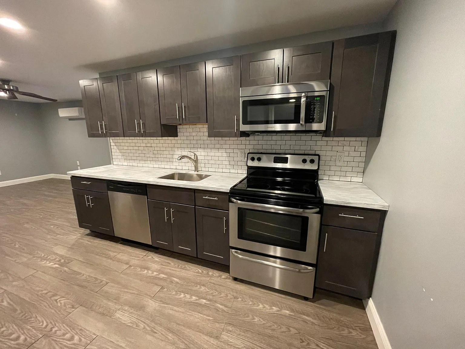 2 bed, 900 sqft, $1,675 — Photo 1
