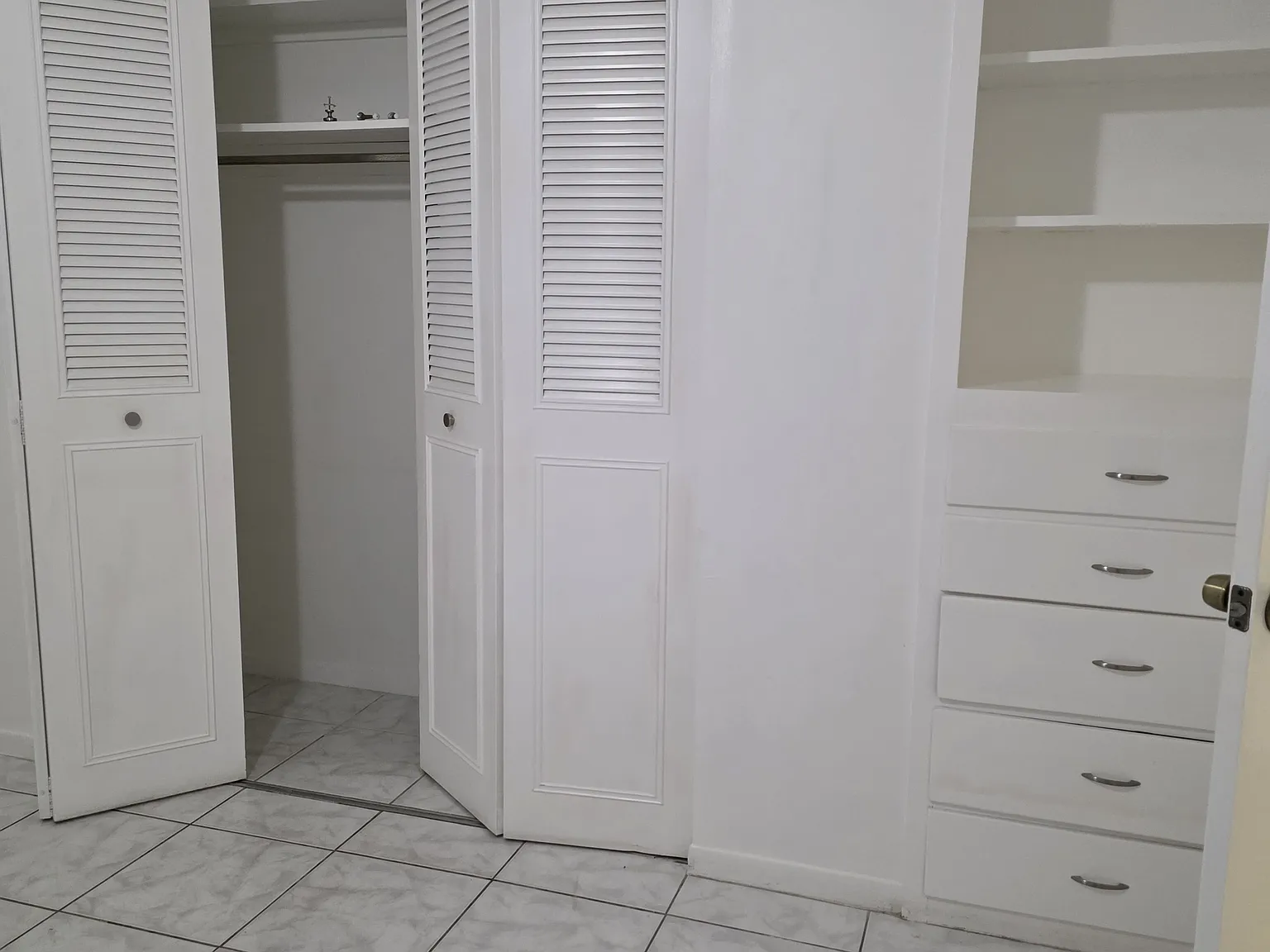 3 bed, 1350 sqft, $1,950 — Photo 3