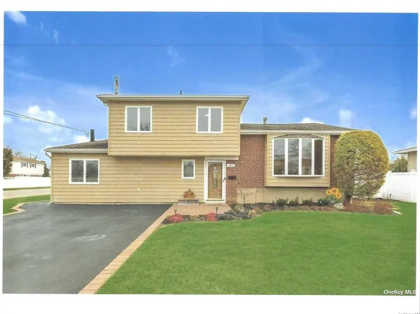343 W 21st Street, Deer Park, NY 11729