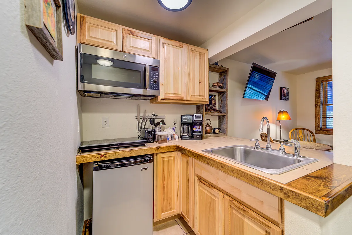 Photo 2 of 11 - 10755 Ute Pass Ave - Green Mountain Falls, CO Building Photo - 10755 Ute Pass Ave