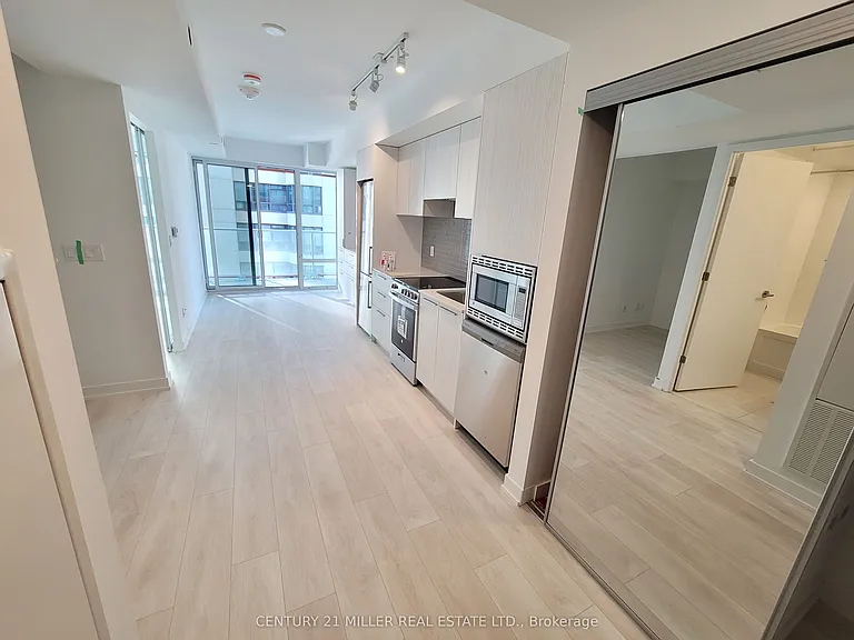 18 Maitland Ter #802 — Photo 43