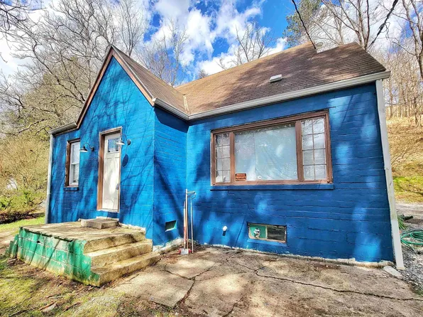 93 W High St, Salem, WV 26426