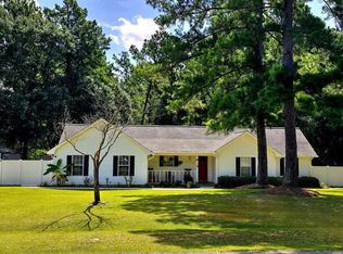 199 Deerwood Dr, Fitzgerald, GA 31750