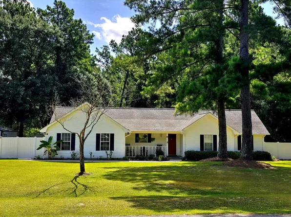 199 Deerwood Dr, Fitzgerald, GA 31750