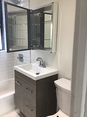 Rented by Mann Maurice A | media 12