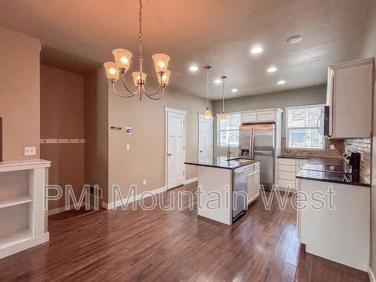 420 N Main St #29 — Photo 8