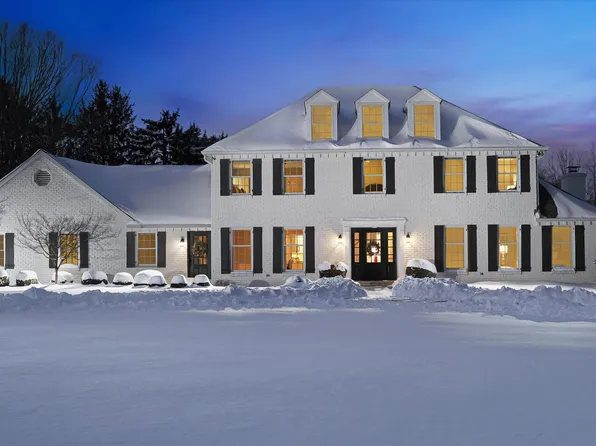 4930 Wintergreen Ln, Carmel, IN 46033