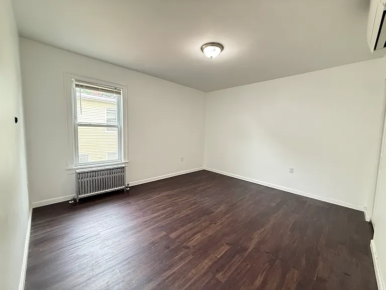 81 Alder St — Photo 5