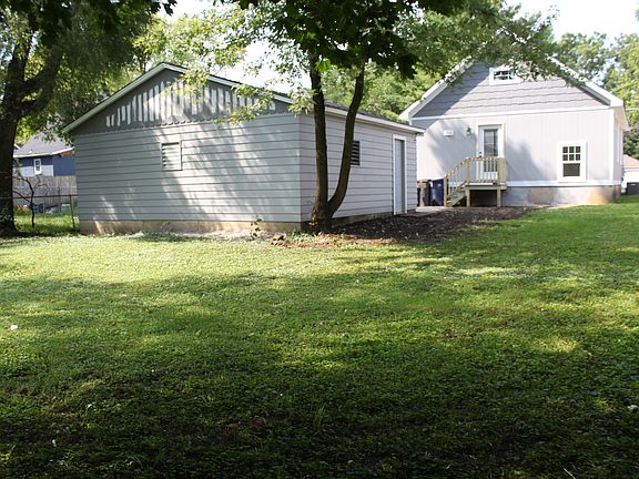 271 Triggs Ave Elgin, IL 60123