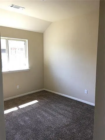 4 bed, 1708 sqft, $2,200 — Photo 2