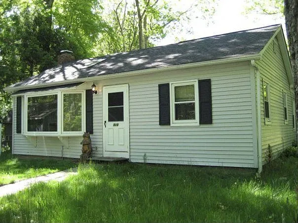 9143 Woodland Trl photo 1