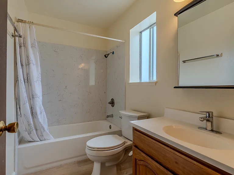 580 Lisbon St #6 — Photo 4