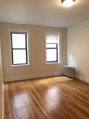 Rented by Metroline Realty | media 45