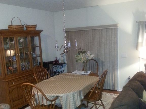 4th image of 210 Berkshire Cir