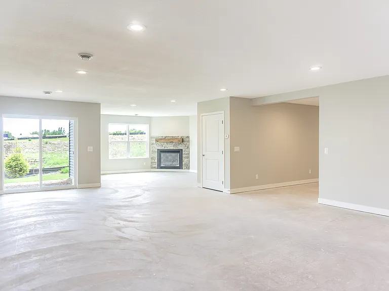 717 Winterberry Ln — Photo 36