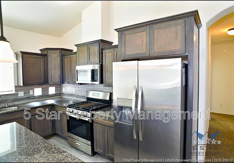 781 Croxdale St — Photo 18