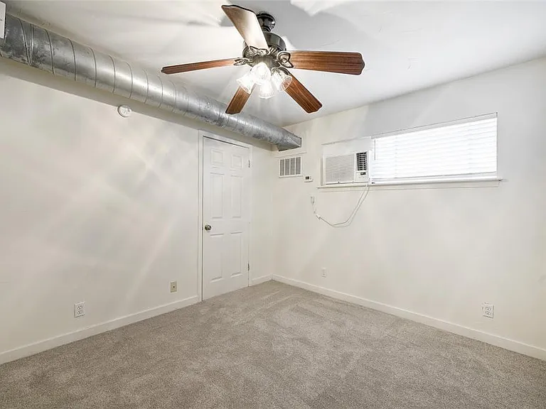 1510 W 6th St #212 — Photo 14